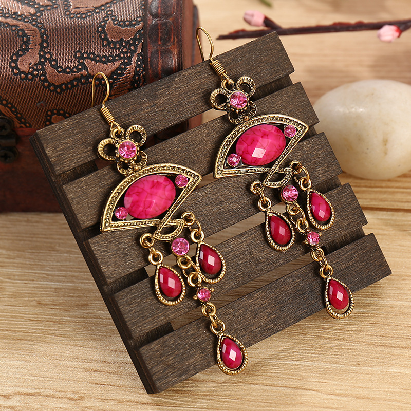 Vintage Fan-shaped Water Drop Ethnic Earrings Wholesale display picture 4