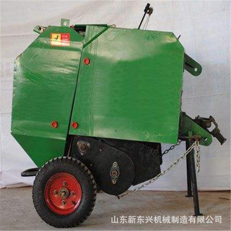 苜蓿草收获打捆机 大型四轮车带打捆机 秸秆粉碎自动捡拾打捆机