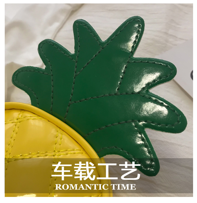 2020 New personalized women's bag, pineapple and strawberry bag, color-blocking chain, single-shoulder crossbody small bag, creative backpack for export undefined