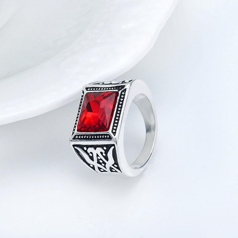 Bague À La Mode Simple En Zircon Rouge Platine display picture 3