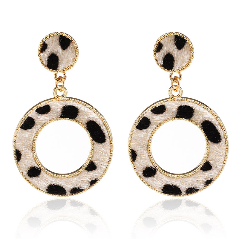 Suede Leopard Print Circle Cutout Earrings Women Fashion Trend Stud Earrings display picture 5