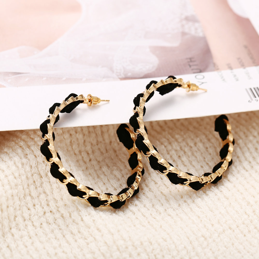 New Ear Velvet Earrings Retro Metal Chain Open Circle Earrings display picture 7