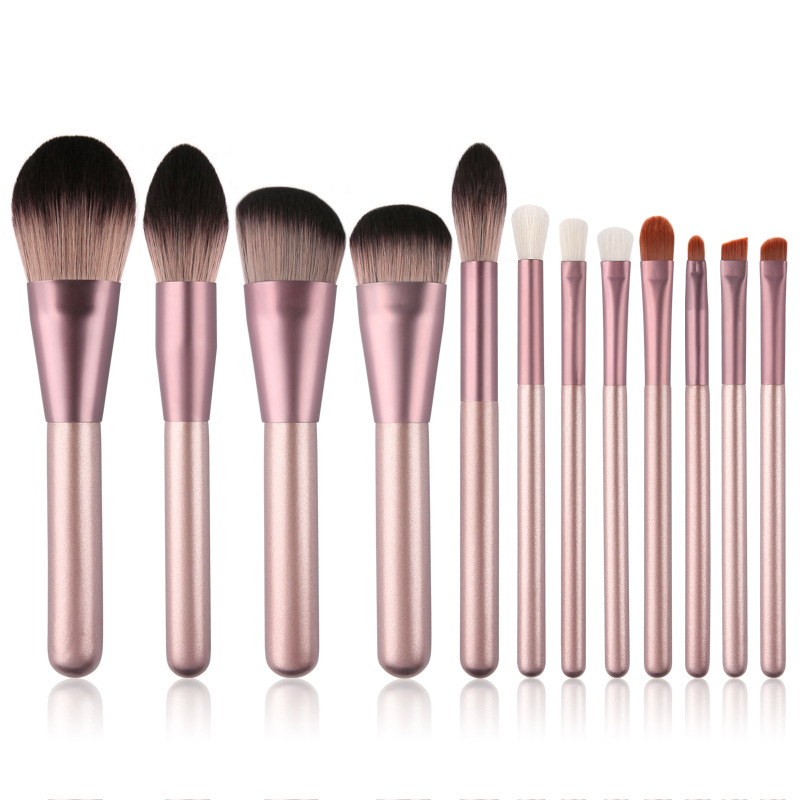 12 pinceles de maquillaje de uva pequeña traje conjunto completo de seda microcristalina rubor reparación cepillo herramientas de belleza Cangzhou polvo suelto cepillo conjunto