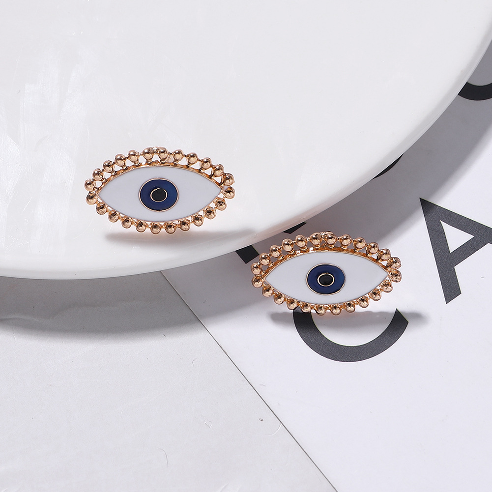 Alloy Diamond Eye Earrings Fashion Stud Earrings Simple Earrings Accessories display picture 9