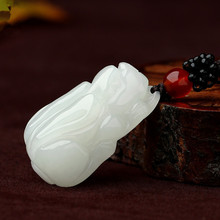 和田玉玉兔吊坠白玉生肖兔挂件前途无量玉石项链小白兔带证书