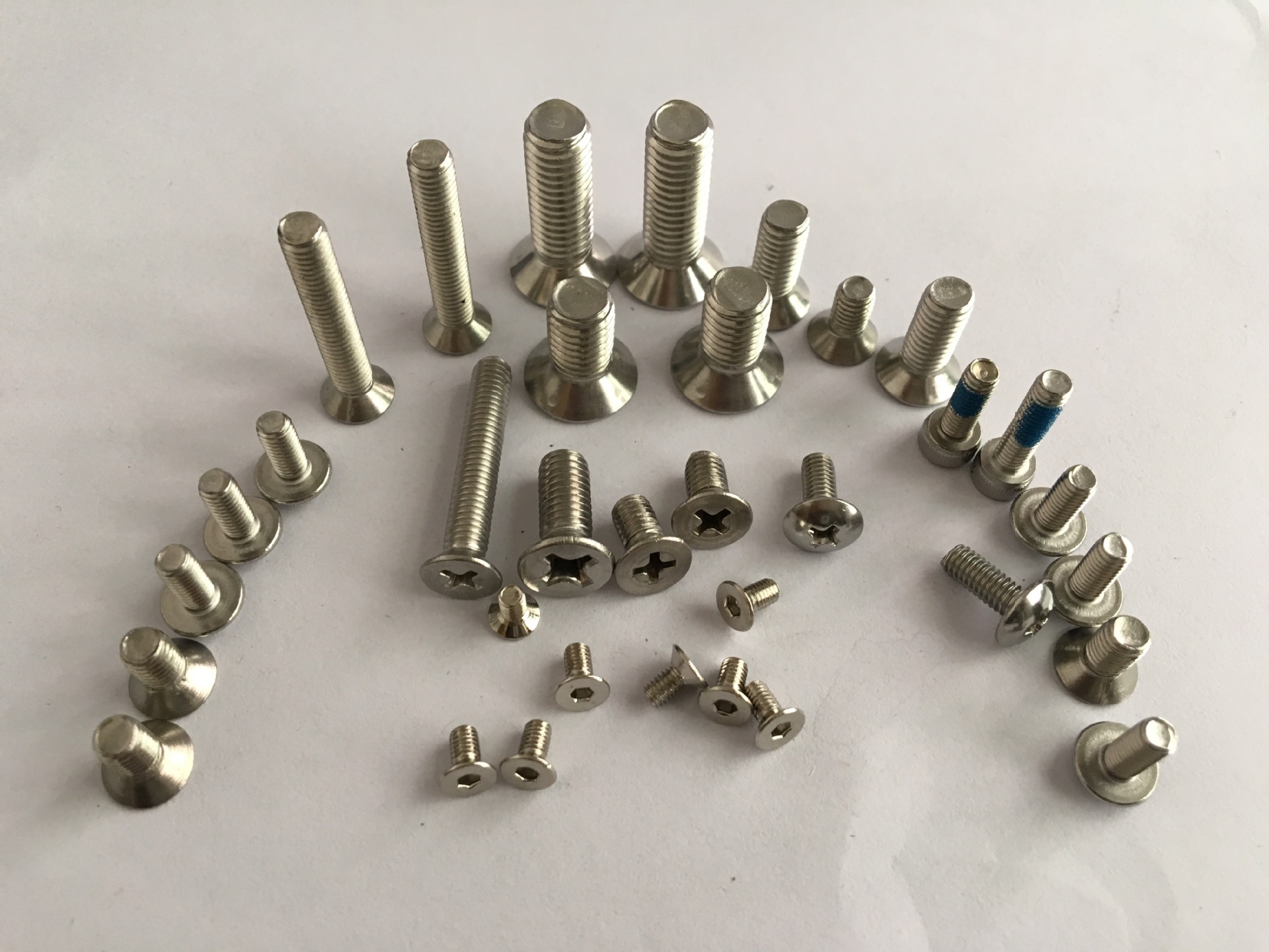 生产不锈钢304沉头内六角梅花机牙螺丝M2-M12 厂家直供 量大从优