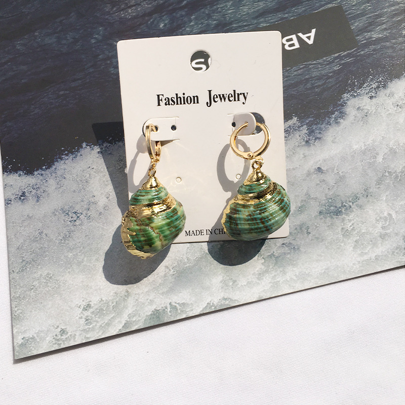 Fashion New Retro Exaggerated Conch Niche Gold-plated Shell Earrings Wholesale display picture 12