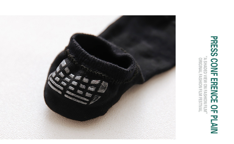 Spring And Summer New Men's Business Casual Solid Color Invisible Ankle Socks Factory Wholesale Low-cut Waist Mesh Stockings Non-slip Socks display picture 3