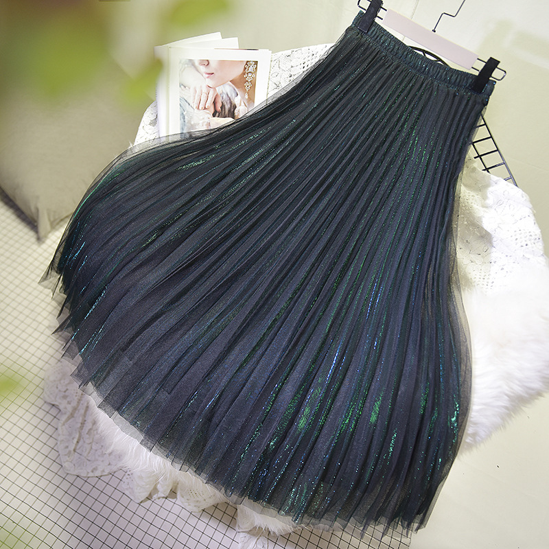 Flowing green