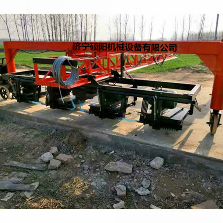 悬挂桥梁式刻纹机 山东刻纹机 抹平表面防滑纹生产厂家