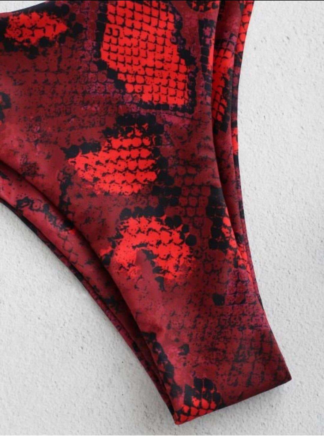 bikini de copa triangular con estampado de serpiente NSHL2215