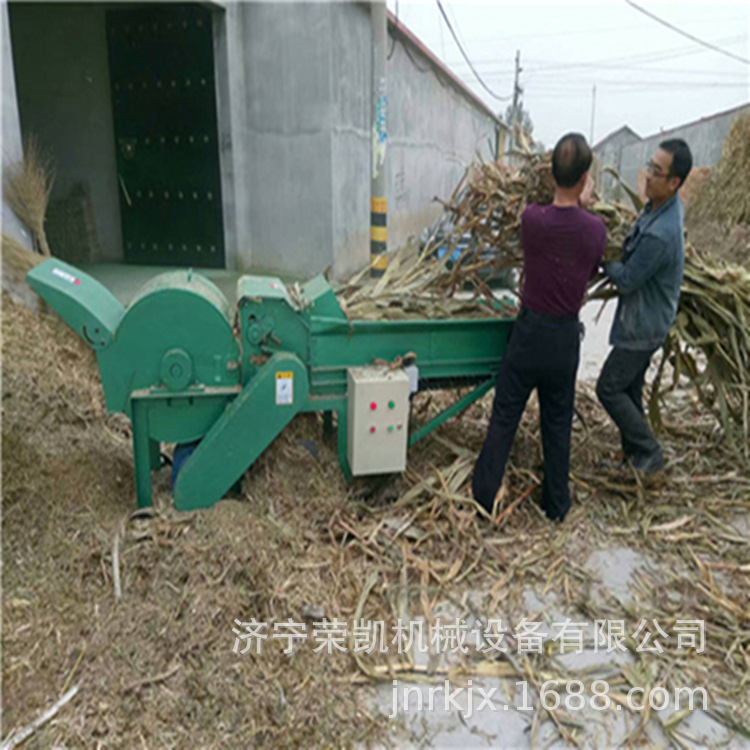 青草自动喂料揉丝机 质保二年秸秆揉搓粉碎机 畜牧养殖业揉丝机械