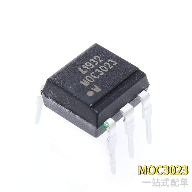 MOC3023S-TA1 SMD6 5mA 400V 5000Vrms 单通道Triac 光电耦合器