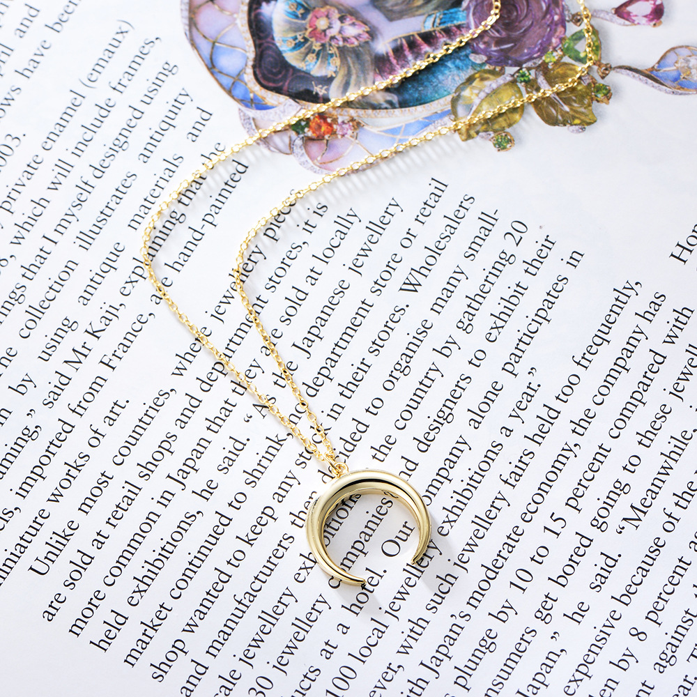 S925 Silver Vintage Crescent Moon Pendant Necklace