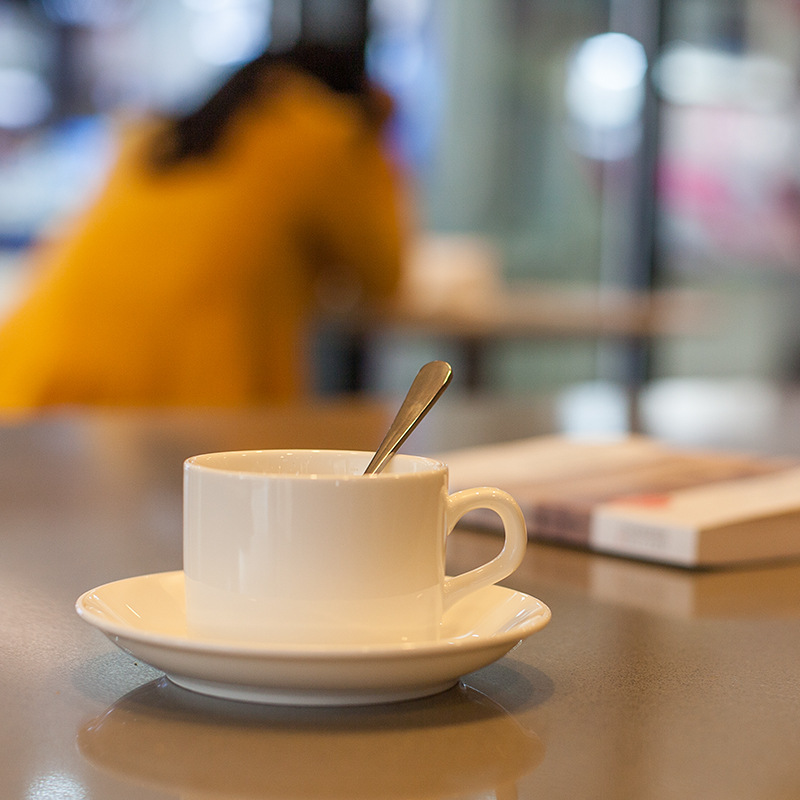 Tazas de cerámica creativas tazas de agua tazas de color sólido tazas de café clásicas cajas de regalo platos cucharas al por mayor