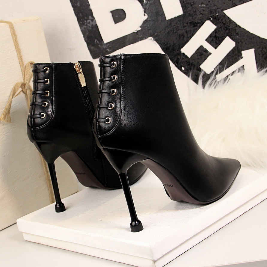 663-2 booties (this one is sold out without replenishment)