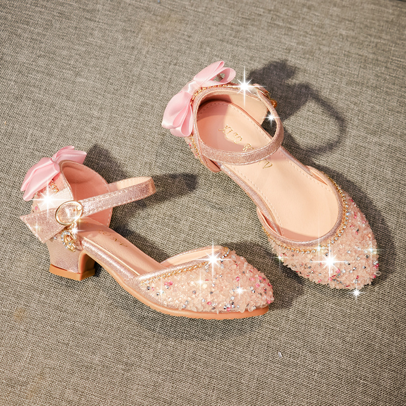 Girls Sandals 2025 Summer Children's Shoes Korean Style Crystal Little Princess Shoes Soft Sole Medium and Large Children's Silver Performance High Heels Girls Sandals 2025 Summer Children's Shoes Korean Style Crystal Little Princess Shoes Soft Sole Medium and Large Children's Silver Performance High Heels