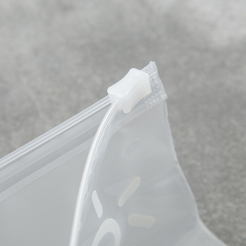 Factory cartoon zipper bag cute children's clothing sand-coated packaging bag PE zipper bag with customizable patterns