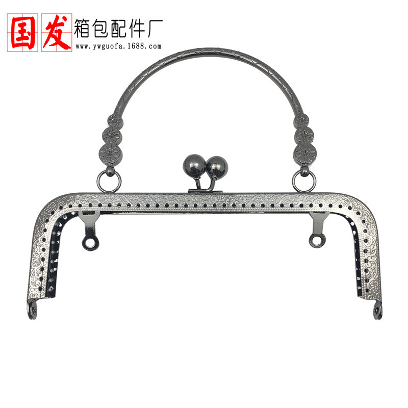 85 descuento de tiempo limitado 18cm cuadrado relieve reverso perlas de cabeza de perlas cruzadas tres flores mano oro