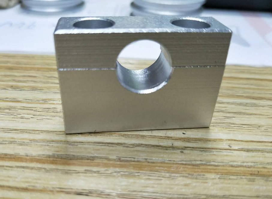 气体管道连接件气体工程管道固定座气体管道连接支架气体管道管夹