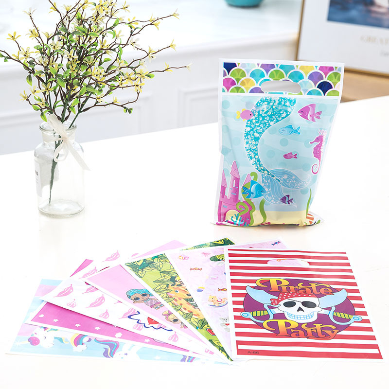 批发儿童主题生日派对塑料礼品袋鲨鱼独角兽美人鱼男孩女孩回礼袋