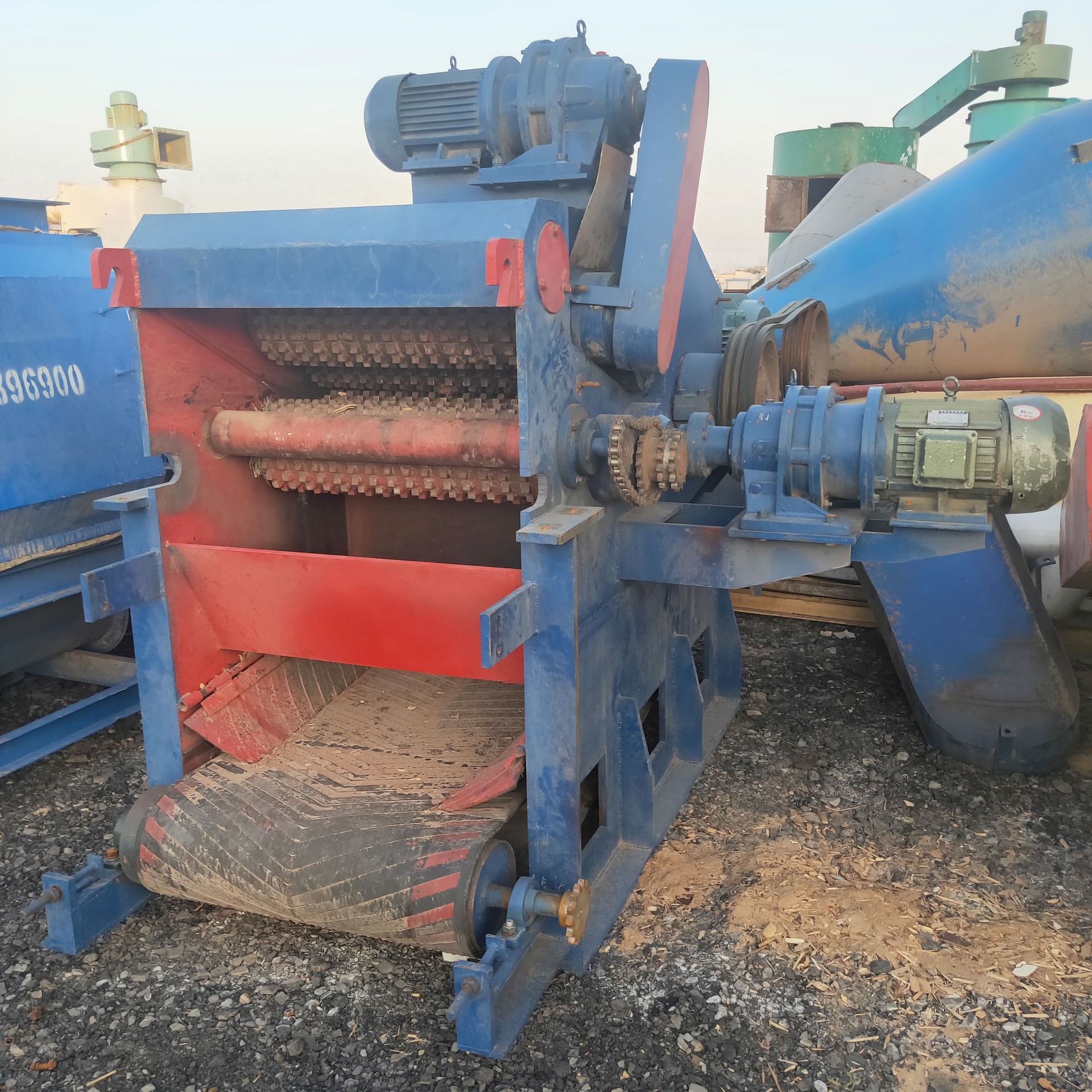 二手鼓式削片机5折 竹子原木削片切片机 移动式216鼓式木材削片机