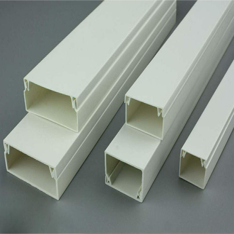 生产PVC线槽盒的机器设备生产线