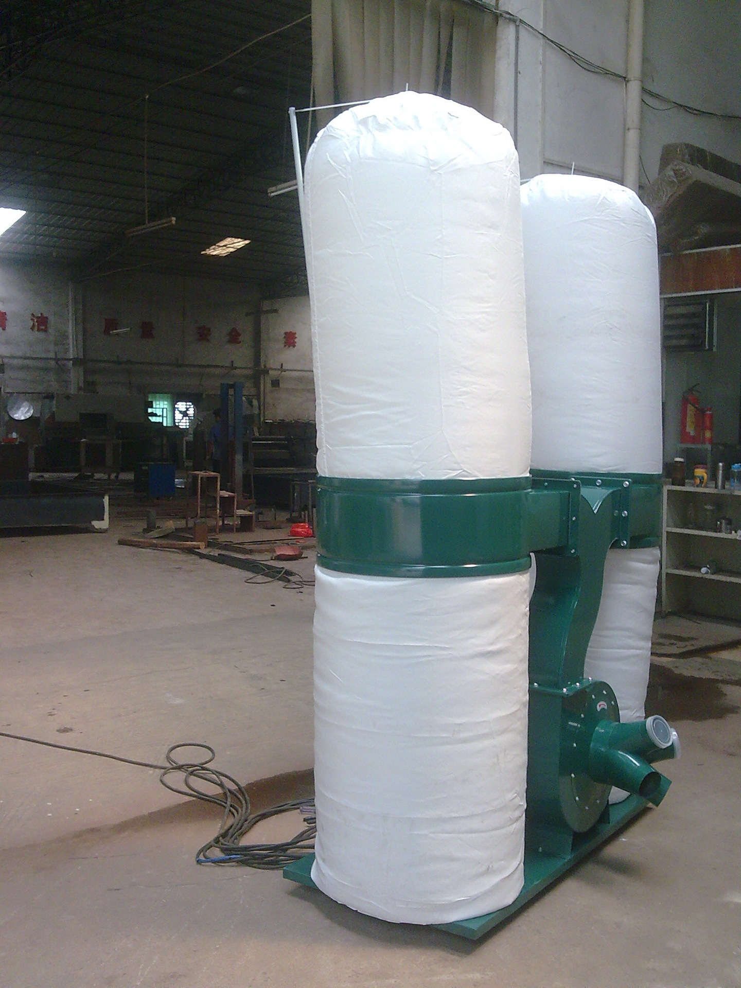 供应移动布袋式双桶木工吸尘机河南河北山东布袋除尘器移动吸尘器