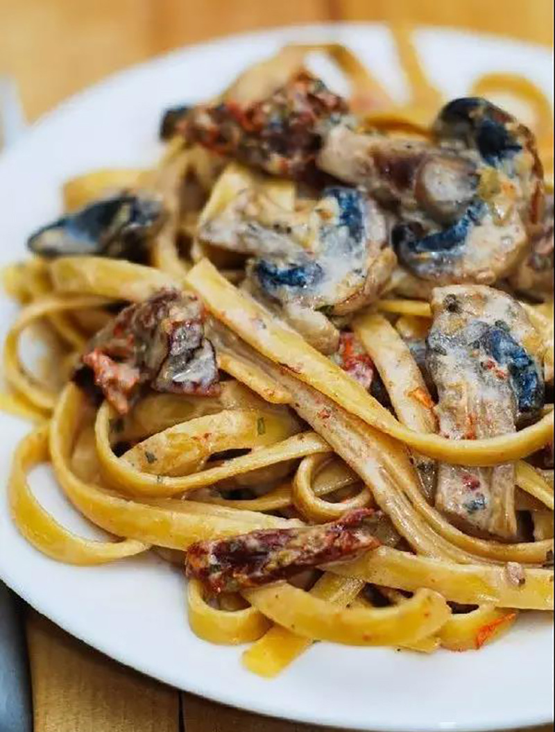 意大利油浸干番茄罐头的吃法【饮食】