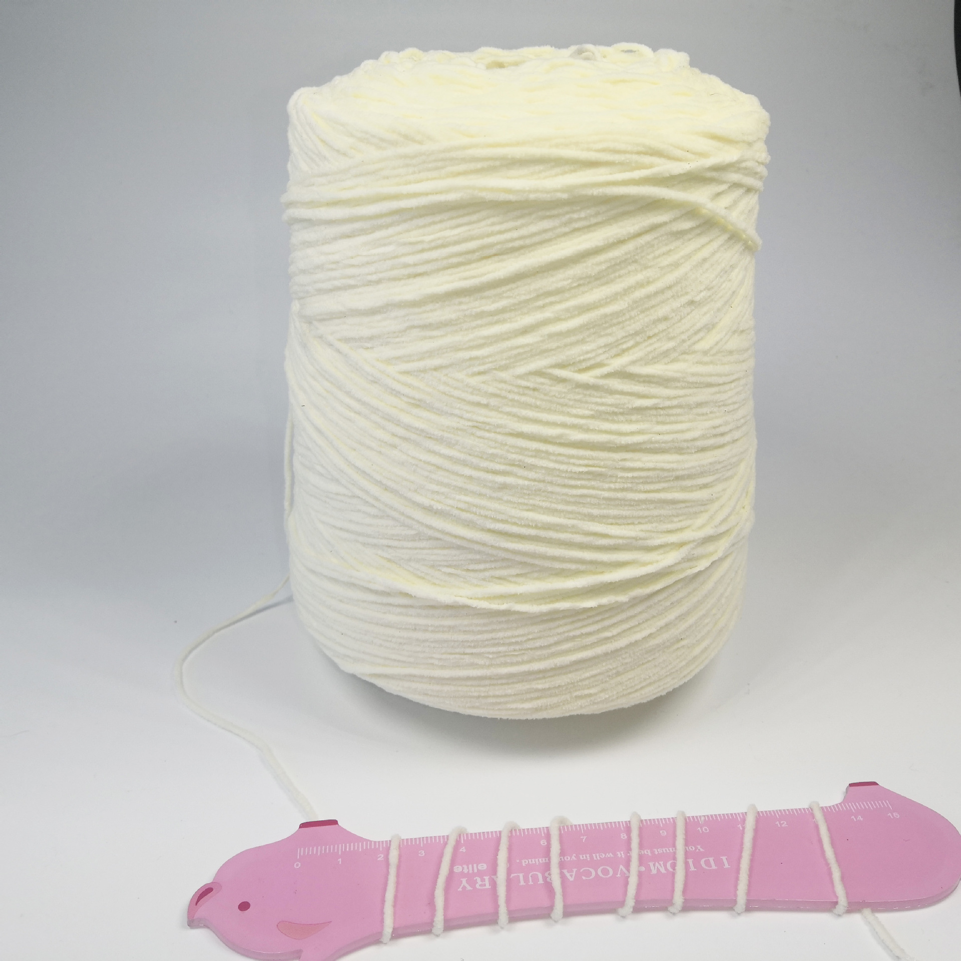 4.5支柔软有光雪尼尔纱 针织毛衫花式纱 色纱