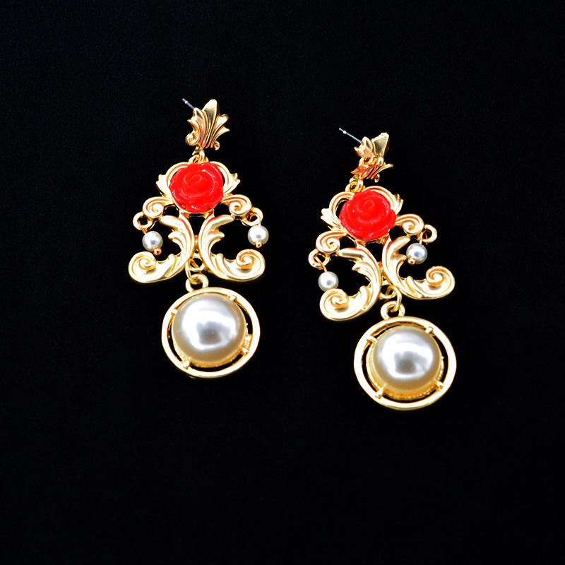 Vintage Pendant Baroque Long Court Pearl Flower Earrings Wholesale display picture 10