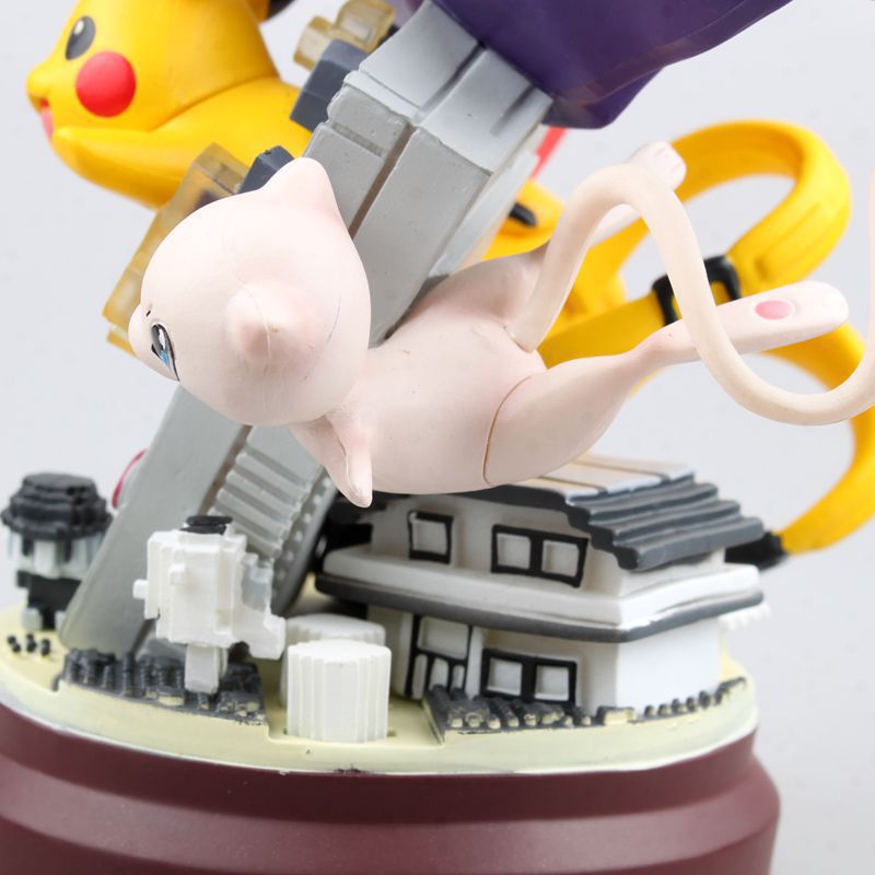 Pikachu and Charizard Figure