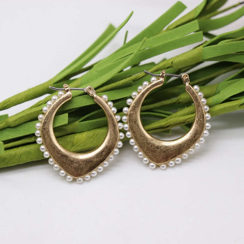 Jewelry Matte Gold Silver Stud Earrings Simple Hollow Diamond Earrings Wild Fashion Earrings display picture 3