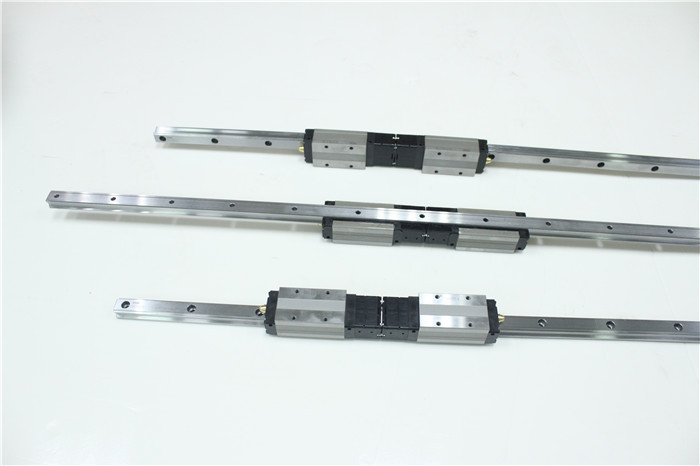 XG01870 FUJI 富士THK滑塊導軌 (3).JPG