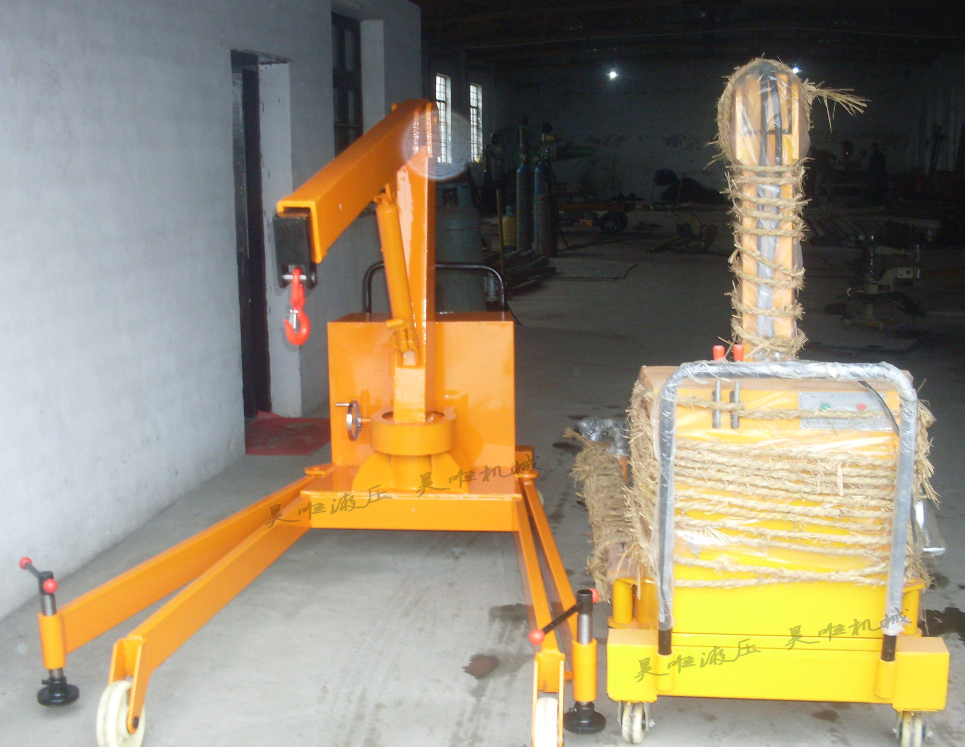 全电动自行走液压小吊车配重式旋转起吊1-3吨起吊高度3米|ru