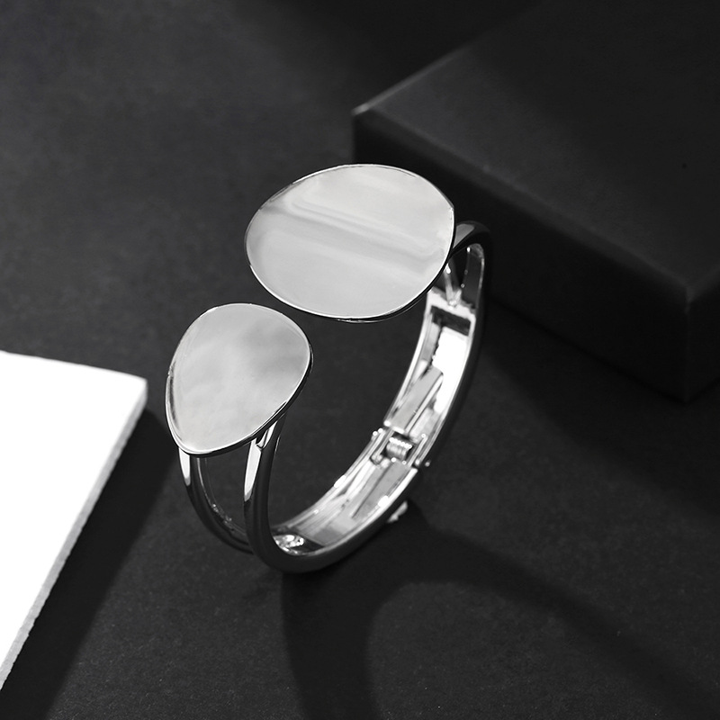 Hollow Asymmetrical Oval Alloy Open Bracelet