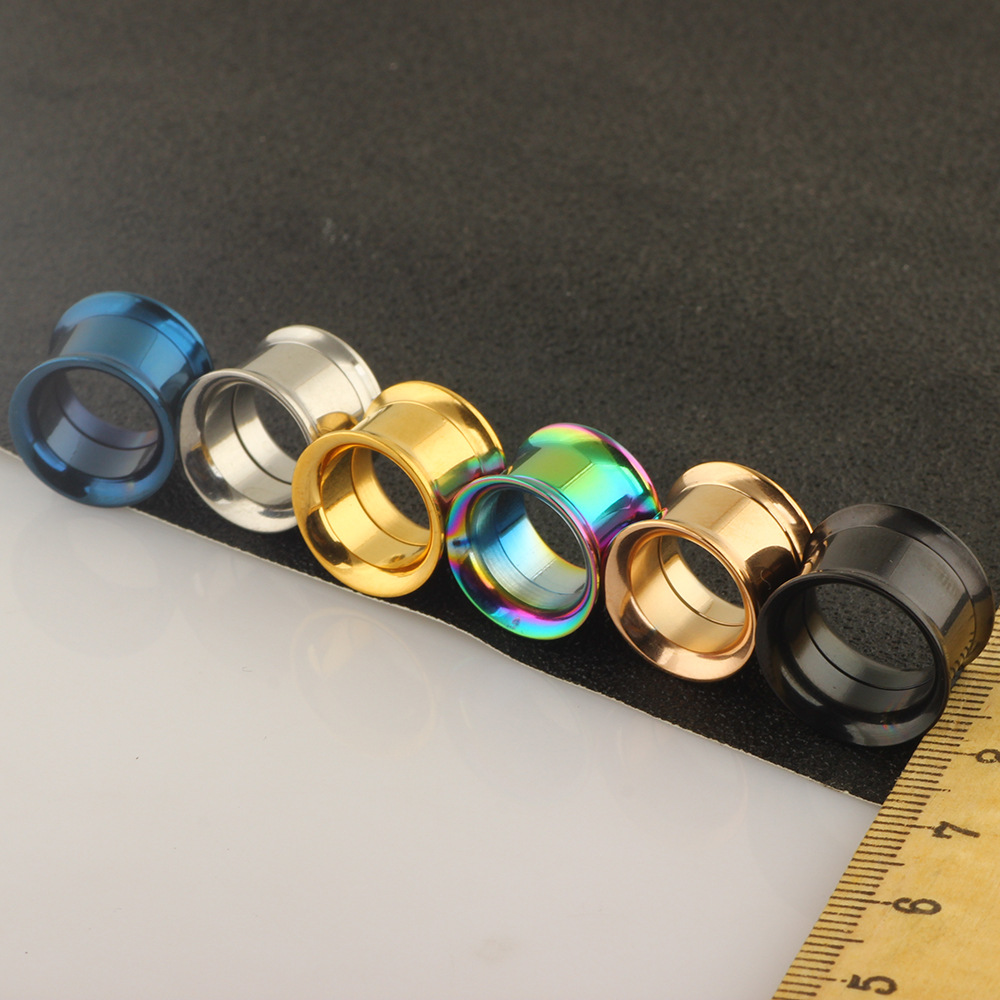 Pointed titanium steel lip stud product view