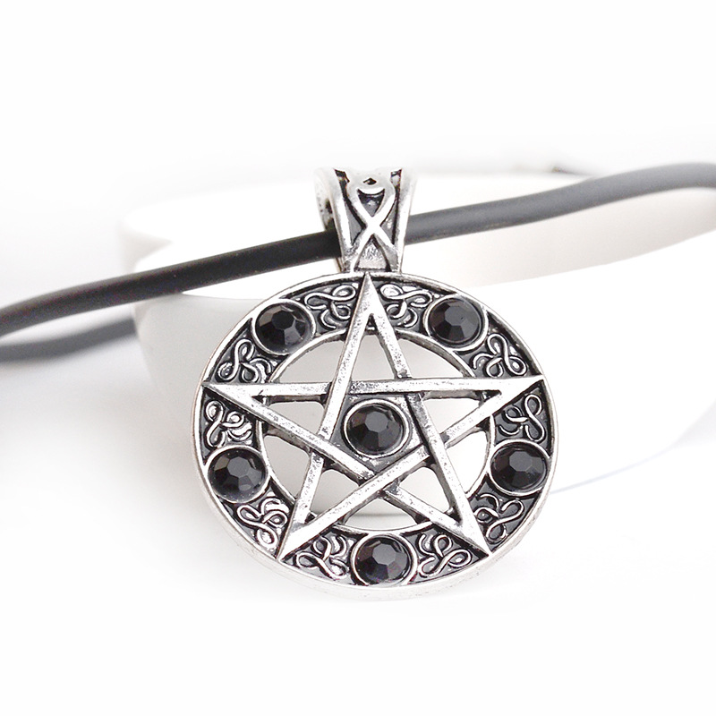 Nueva Moda Retro Satan Logo Pentagrama Diamante Colgante Collar display picture 9