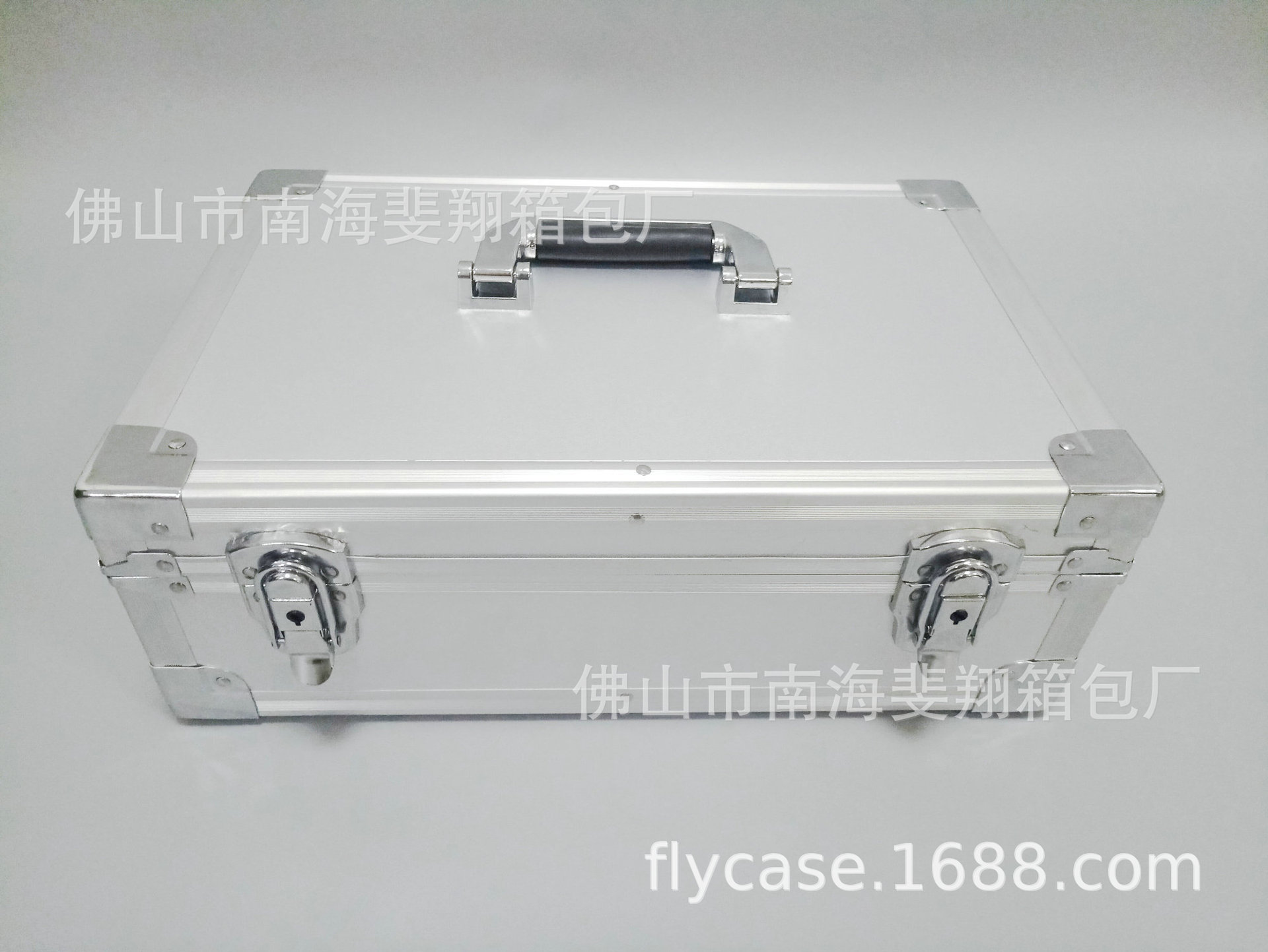 供应新款铝合金箱子 多层工具箱 大号多功能收纳箱 厂家专业定制