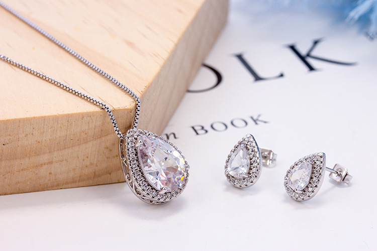 Water Droplets Pattern Fashion Drop-shaped Zircon Copper Earrings Wholesale