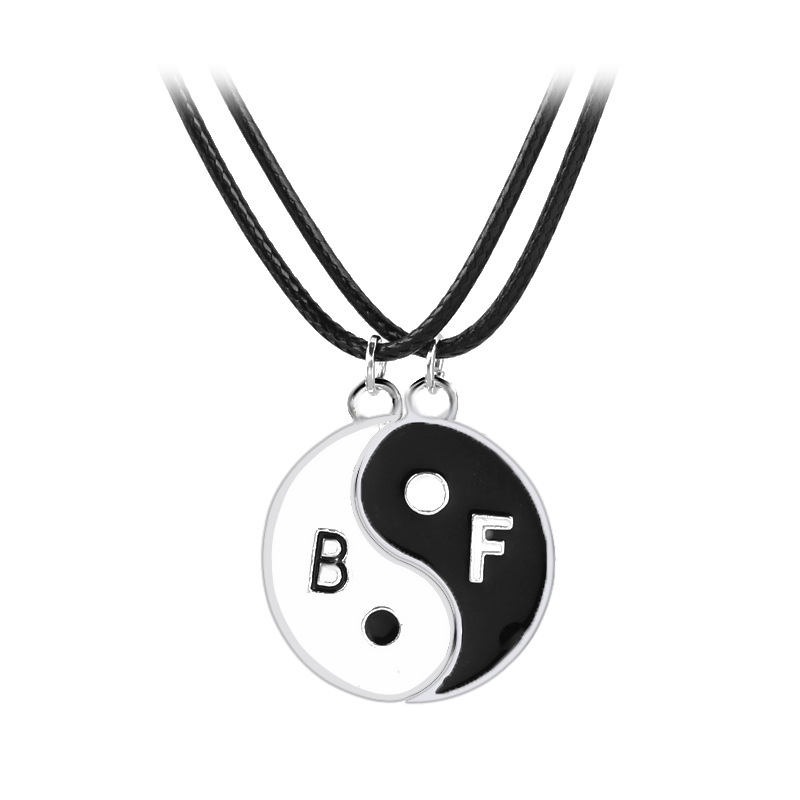 Commerce Extérieur Populaire Style Baisse De Pétrole Collier Européen Et Américain De Mode Taiji Yin Et Yang Potins Deux-pétale Couture Couple Collier Accessoires display picture 6