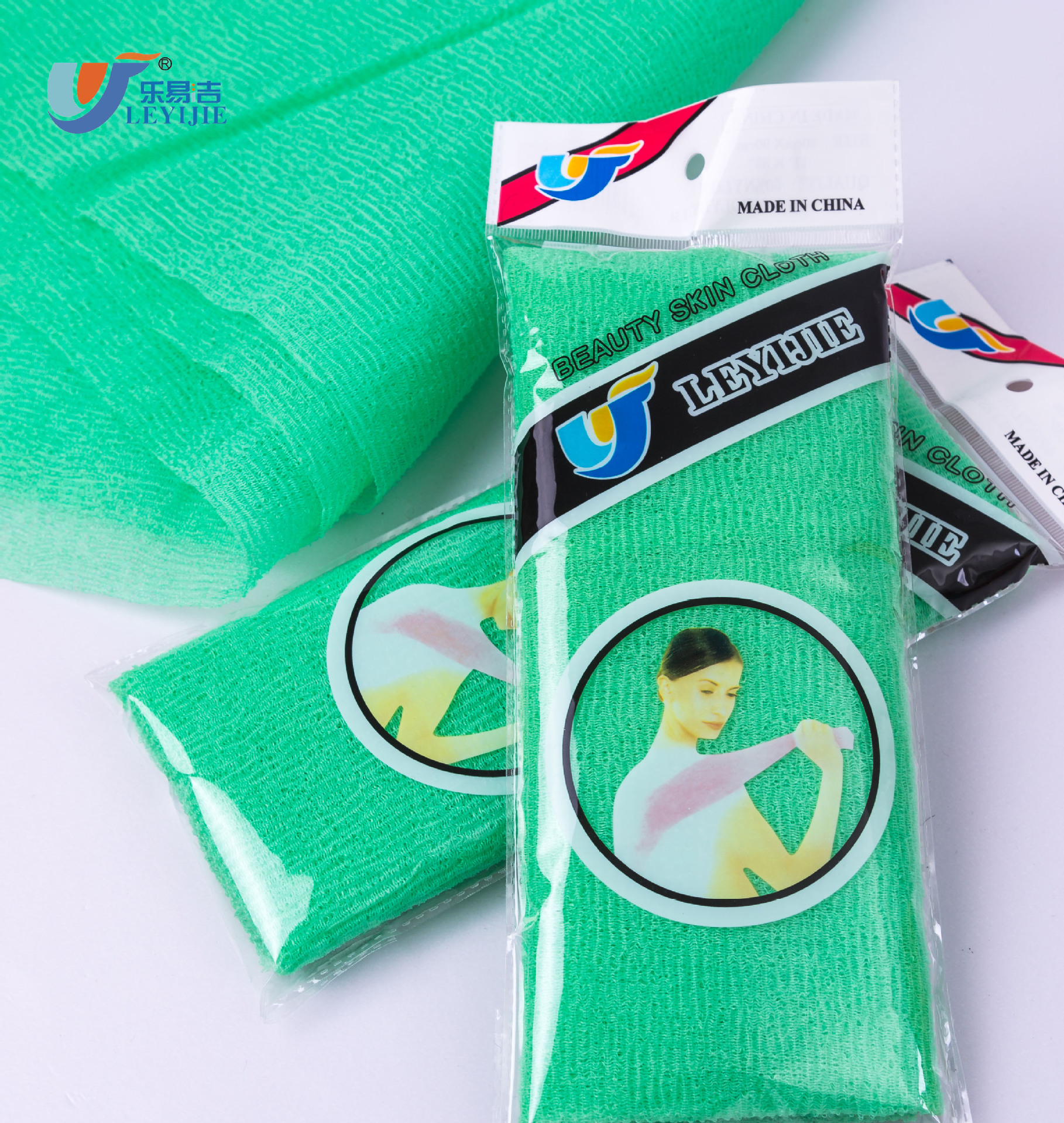 Stretchable bath towel
