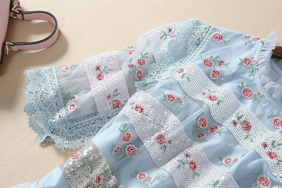 1219-05 珠片绣小花连衣裙码数SMLXL颜色蓝色杏粉色