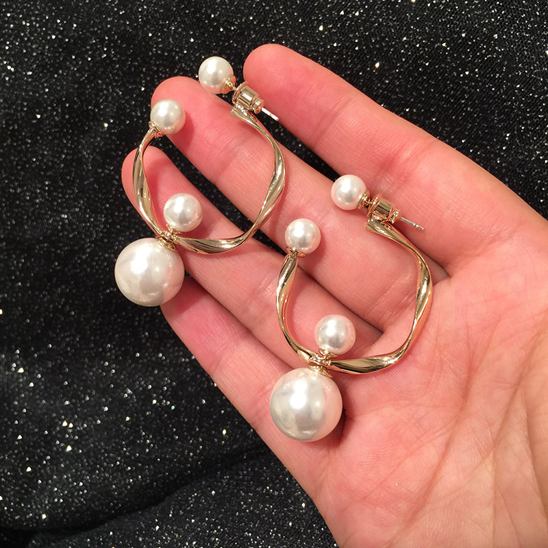 Koreanische Mode Doppelseitige Perlen Unregelmäßige Geometrische Kreis Ohrringe Süße Damen Damen Ohrringe S925 Silver Needle display picture 4