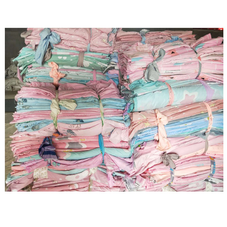 库存全涤磨毛印花二等布清仓啦，2.5元/米，幅宽2.35米，70克