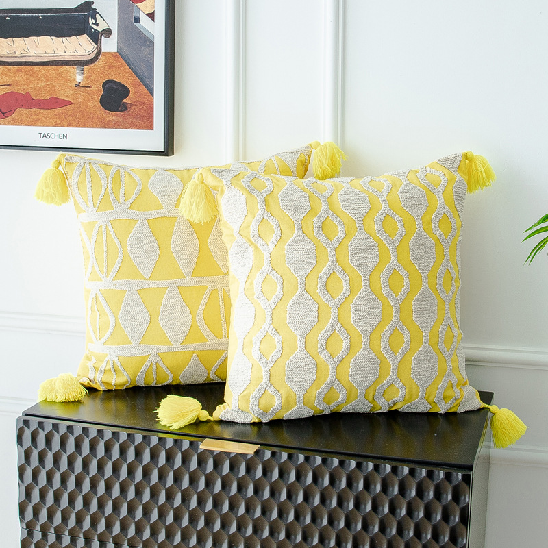 Housse de coussin à pompon jaune brodée géométrique tridimensionnelle en corde blanche de riz américain de source transfrontalière_voghion.com