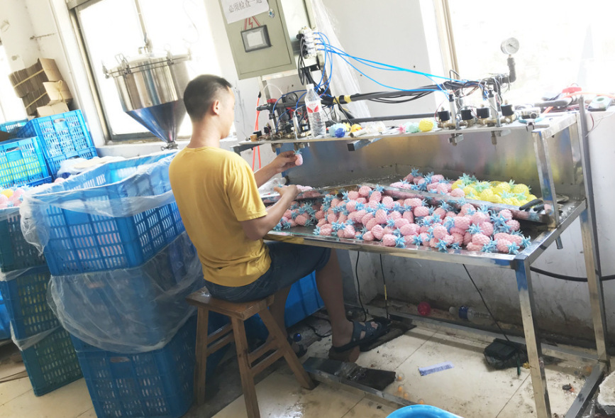 9412389426_1911045658