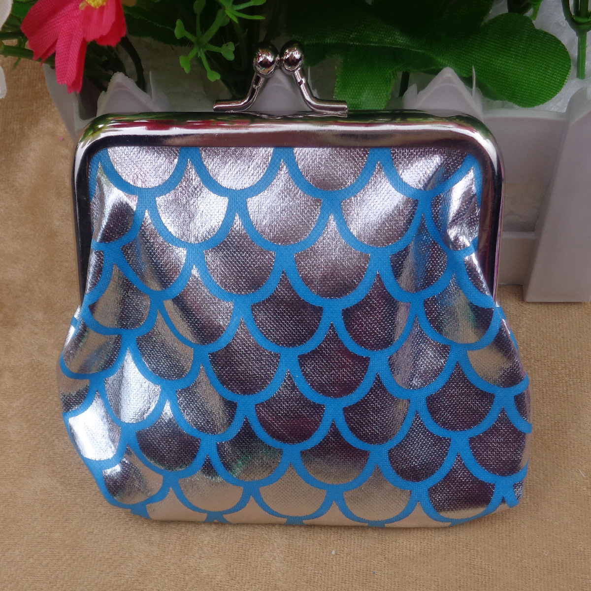 52g Weight Clasp Frame Closure Type Coin Purse Bags Type Casual, Daily Occasion PVC Material Fish Scales Pattern All Seasons Season Women's Gender Casual Style Shell Shape Women's Fish Scales PVC Clasp Frame Coin Purses 2