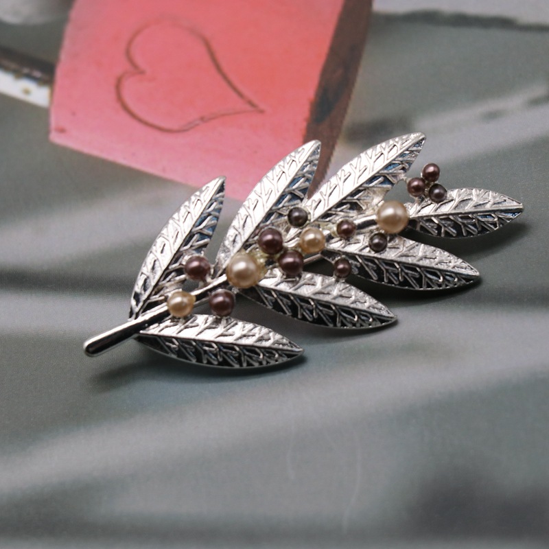 Silver Brooch Colored Beads Embellished Leaf Brooch Men And Women Suit Collar Scarf Pin display picture 6