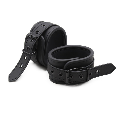 Factory direct supply for adult leather-wrapped handcuff buckles to restrain couples for flirting, alternative shackles, hand and foot shackles toys